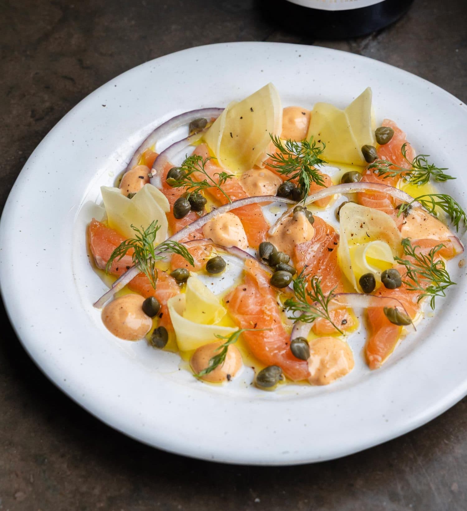 crudo-lax-srirachamajonnäs-palmer-champagne-provinum