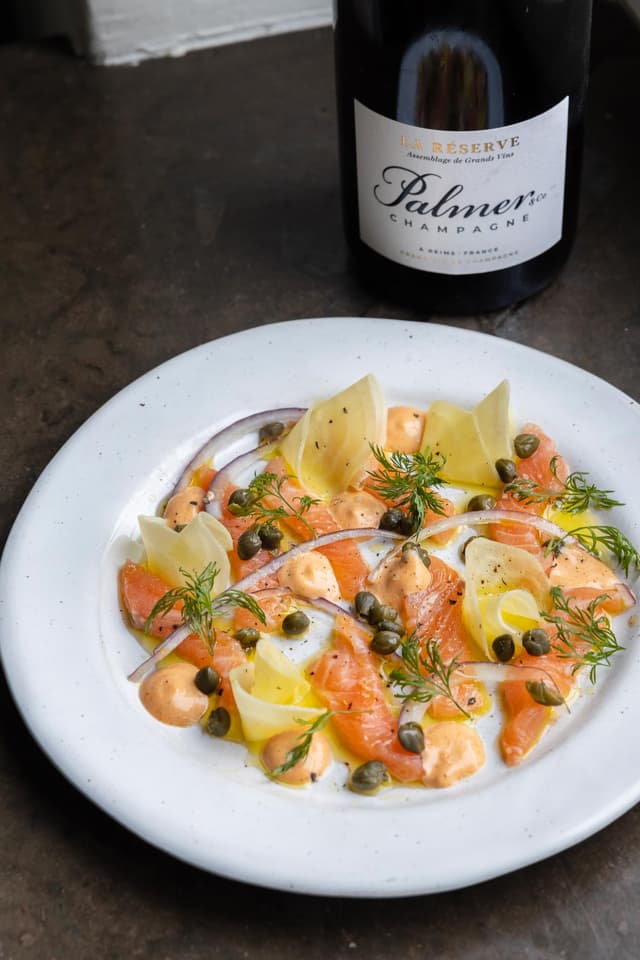 crudo-lax-srirachamajonnäs-palmer-champagne-provinum