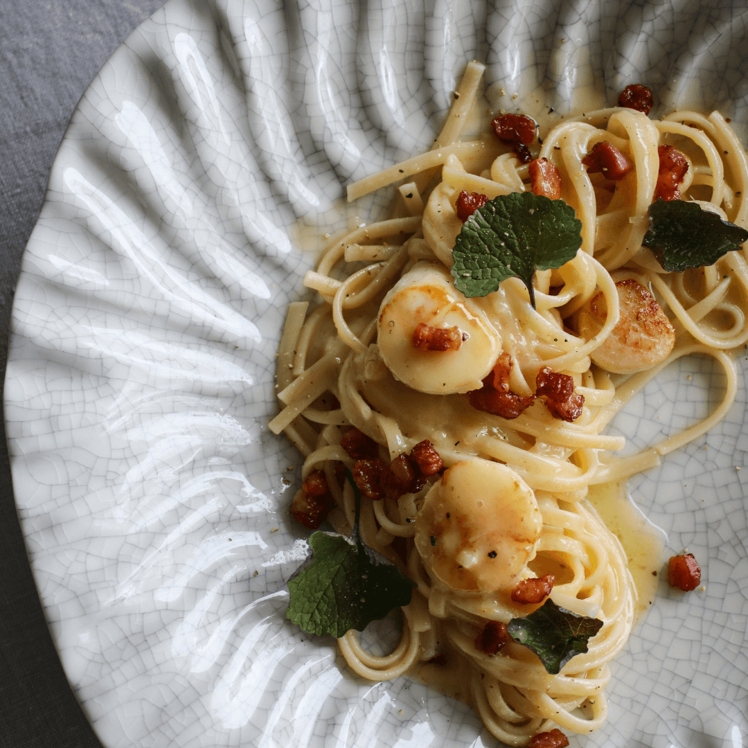 Recept-pilgrimsmusslor-syrlig-champagnesås-linguine-provinum