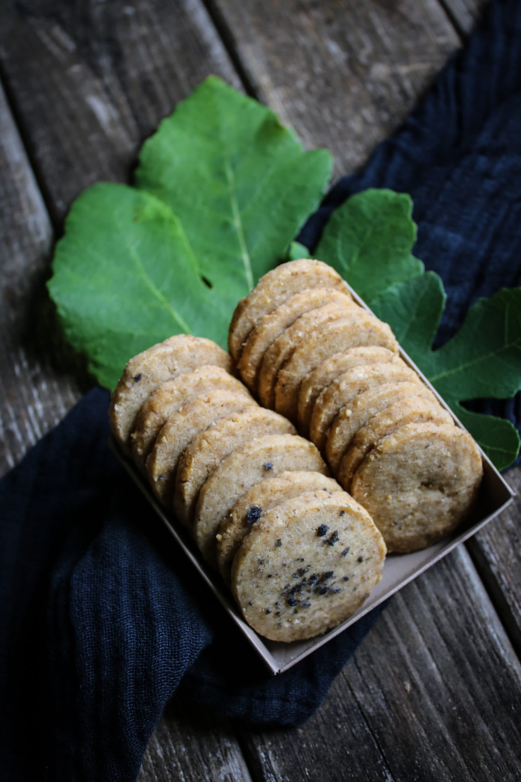 Spröda kex med intensiv smak av lagrad parmesan.