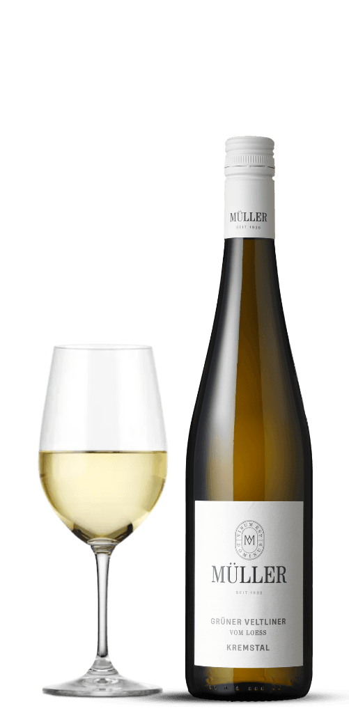 En flaska Muller Vom Loess tillsammans med ett glas vin.